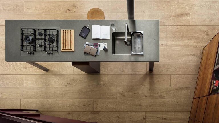 Wat is het verschil tussen een houten vloer, houtlook tegels en pvc?