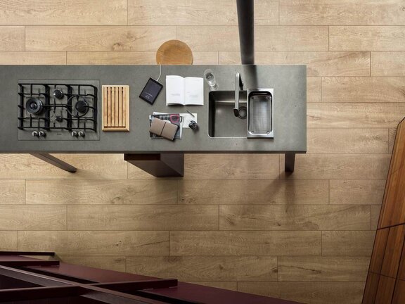 Wat is het verschil tussen een houten vloer, houtlook tegels en pvc?
